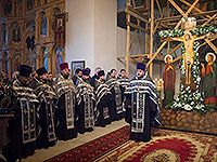 В Неделю 4-ю Великого поста митрополит Орловский и Болховский Антоний совершил вечернее богослужение с чином Пассии в Михаило-Архангельском (Успенском) храме г. Орла. 22 марта 2015 г.