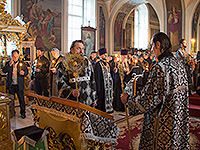 В среду 5-й седмицы Великого поста митрополит Орловский и Болховский Антоний возглавил утреню с чтением Великого канона Андрея Критского и жития прп. Марии Египетской («Мариино стояние») в Ахтырском кафедральном соборе г. Орла. 25 марта 2015 г.