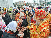 В Неделю 3-ю по Пасхе, святых жен-мироносиц, митрополит Орловский и Болховский Антоний совершил литургию в Богоявленском соборе города Орла. По окончанию богослужения на территории собора Архипастырь открыл праздник в рамках всероссийской молодежной православной акции «Любовь сорадуется Истине». 26 апреля 2015 г.