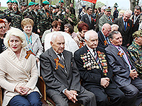 Митрополит Орловский и Болховский Антоний принял участие в митинге, посвященном празднованию 70-й годовщины Победы в Великой Отечественной войне, прошедшем на воинском захоронении в селе Багриново Болховского района. 29 апреля 2015 г.