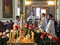 Митрополит Орловский и Болховский Антоний совершил богослужения Великой Пятницы и Великой Субботы в Ахтырском кафедральном соборе Орла. 10-11 апреля 2015 г.