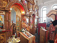 В день Радоницы митрополит Орловский и Болховский Антоний совершил Божественную литургию и пасхальное поминовение усопших в Воскресенском храме г. Орла. 21 апреля 2015 г.