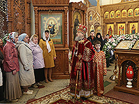 Во вторник Светлой Седмицы митрополит Орловский и Болховский Антоний и епископ Ливенский и Малоархангельский Нектарий совершили литургию в Иверском храме Орла в честь его престольного праздника. 14 апреля 2015 г.