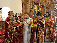 Во вторник Светлой Седмицы митрополит Орловский и Болховский Антоний и епископ Ливенский и Малоархангельский Нектарий совершили литургию в Иверском храме Орла в честь его престольного праздника. 14 апреля 2015 г.