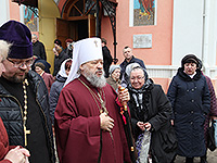В день Радоницы митрополит Орловский и Болховский Антоний совершил Божественную литургию и пасхальное поминовение усопших в Воскресенском храме г. Орла. 21 апреля 2015 г.