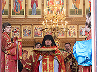 Митрополит Орловский и Болховский Антоний совершил чин великого освящения Воскресенского храма мужского монастыря святого Кукши Мценского района и Божественную литургию в новоосвященном храме. 19 апреля 2015 г.