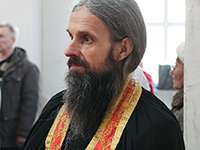 Митрополит Орловский и Болховский Антоний совершил чин великого освящения Воскресенского храма мужского монастыря святого Кукши Мценского района и Божественную литургию в новоосвященном храме. 19 апреля 2015 г.