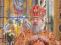 В Неделю 3-ю по Пасхе, святых жен-мироносиц, митрополит Орловский и Болховский Антоний совершил литургию в Богоявленском соборе города Орла. По окончанию богослужения на территории собора Архипастырь открыл праздник в рамках всероссийской молодежной православной акции «Любовь сорадуется Истине». 26 апреля 2015 г.