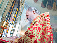 В Неделю 3-ю по Пасхе, святых жен-мироносиц, митрополит Орловский и Болховский Антоний совершил литургию в Богоявленском соборе города Орла. По окончанию богослужения на территории собора Архипастырь открыл праздник в рамках всероссийской молодежной православной акции «Любовь сорадуется Истине». 26 апреля 2015 г.