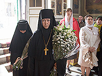 В день памяти своих небесных покровителей, Виленских мучеников Антония, Иоанна и Евстафия, митрополит Орловский и Болховский Антоний возглавил литургию в Ахтырском соборе Орла. 27 апреля 2015 г.