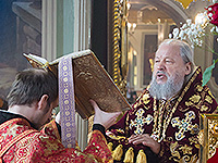 В день памяти своих небесных покровителей, Виленских мучеников Антония, Иоанна и Евстафия, митрополит Орловский и Болховский Антоний возглавил литургию в Ахтырском соборе Орла. 27 апреля 2015 г.