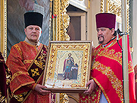 В день памяти своих небесных покровителей, Виленских мучеников Антония, Иоанна и Евстафия, митрополит Орловский и Болховский Антоний возглавил литургию в Ахтырском соборе Орла. 27 апреля 2015 г.