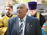 Митрополит Орловский и Болховский Антоний напутствовал специалистов детской областной клинической больницы им. З. И. Круглой, участвующих в благотворительной акции по оказанию медицинской помощи детям Крыма. 22 мая 2015 г.