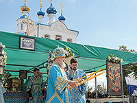 В праздник Успения Пресвятой Богородицы митрополит Орловский и Болховский Антоний в сослужении епископа Ливенского и Малоархангельского Нектария совершил Божественную литургию в Свято-Успенском мужском монастыре г. Орла. 28 августа 2015 г.