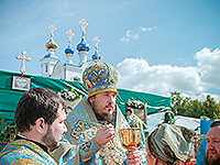 В праздник Успения Пресвятой Богородицы митрополит Орловский и Болховский Антоний в сослужении епископа Ливенского и Малоархангельского Нектария совершил Божественную литургию в Свято-Успенском мужском монастыре г. Орла. 28 августа 2015 г.