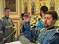 Митрополит Орловский и Болховский Антоний возглавил утреню с чином Погребения Пресвятой Богородицы в Ахтырском кафедральном соборе Орла. 28 августва 2015 г.