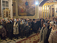 В праздник Рождества Христова епископ Ливенский и Малоархангельский Нектарий возглавил праздничную Божественную литургию в Ахтырском кафедральном соборе Орла. 7 января 2016 г.