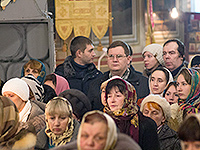 В праздник Рождества Христова епископ Ливенский и Малоархангельский Нектарий возглавил праздничную Божественную литургию в Ахтырском кафедральном соборе Орла. 7 января 2016 г.