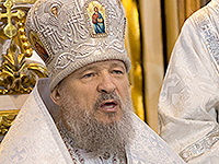 Вечером в праздник Рождества Христова митрополит Орловский и Болховский Антоний совершил великую вечерню в Ахтырском кафедральном соборе Орла. 7 января 2016 г.