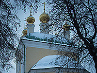 Вечером в праздник Рождества Христова митрополит Орловский и Болховский Антоний совершил великую вечерню в Ахтырском кафедральном соборе Орла. 7 января 2016 г.