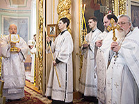 В Неделю о мытаре и фарисее митрополит Орловский и Болховский Антоний совершил литургию в Ахтырском кафедральном соборе. 21 февраля 2016 г.