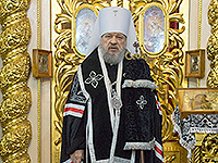 В канун начала Великого поста (в Прощеное воскресенье) митрополит Орловский и Болховский Антоний совершил в Ахтырском кафедральном соборе Орла Великую вечерню с чином прощения. 13 марта 2016 г.