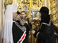 В канун начала Великого поста (в Прощеное воскресенье) митрополит Орловский и Болховский Антоний совершил в Ахтырском кафедральном соборе Орла Великую вечерню с чином прощения. 13 марта 2016 г.