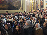 В канун начала Великого поста (в Прощеное воскресенье) митрополит Орловский и Болховский Антоний совершил в Ахтырском кафедральном соборе Орла Великую вечерню с чином прощения. 13 марта 2016 г.