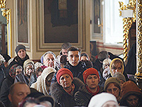 В Неделю 1-ю Великого поста, Торжества Православия, митрополит Орловский и Болховский Антоний совершил литургию и чин Торжества Православия в Ахтырском кафедральном соборе Орла. 20 марта 2016 г.
