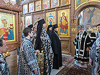 В четверг 5-й седмицы Великого поста митрополит Орловский и Болховский Антоний возглавил Божественную Литургию Преждеосвященых Даров в Казанском храме Свято-Успенского мужского монастыря Орла. По окончании богослужения паства поздравила Владыку с 45-летием служения в священном сане. 14 апреля 2016 г.