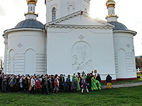 В канун праздника Входа Господня в Иерусалим (Недели ваий) митрополит Орловский и Болховский Антоний совершил всенощное бдение в Богоявленском соборе Орла. Утром в день праздника Архипастырь возглавил Божественную литургию в Ахтырском кафедральном соборе Орла. 23-24 апреля 2016 г.