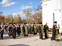 В канун праздника Входа Господня в Иерусалим (Недели ваий) митрополит Орловский и Болховский Антоний совершил всенощное бдение в Богоявленском соборе Орла. Утром в день праздника Архипастырь возглавил Божественную литургию в Ахтырском кафедральном соборе Орла. 23-24 апреля 2016 г.