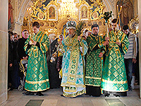 В канун праздника Входа Господня в Иерусалим (Недели ваий) митрополит Орловский и Болховский Антоний совершил всенощное бдение в Богоявленском соборе Орла. Утром в день праздника Архипастырь возглавил Божественную литургию в Ахтырском кафедральном соборе Орла. 23-24 апреля 2016 г.