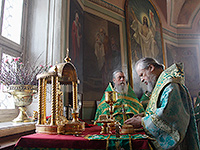 В канун праздника Входа Господня в Иерусалим (Недели ваий) митрополит Орловский и Болховский Антоний совершил всенощное бдение в Богоявленском соборе Орла. Утром в день праздника Архипастырь возглавил Божественную литургию в Ахтырском кафедральном соборе Орла. 23-24 апреля 2016 г.