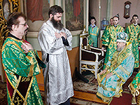 В канун праздника Входа Господня в Иерусалим (Недели ваий) митрополит Орловский и Болховский Антоний совершил всенощное бдение в Богоявленском соборе Орла. Утром в день праздника Архипастырь возглавил Божественную литургию в Ахтырском кафедральном соборе Орла. 23-24 апреля 2016 г.