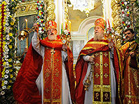 В ночь с 30 апреля на 1 мая 2016 года в Ахтырском кафедральном соборе Орла митрополит Орловский и Болховский Антоний совершил Пасхальные богослужения — полунощницу, крестный ход, Пасхальную заутреню и Божественную литургию свт. Иоанна Златоуста