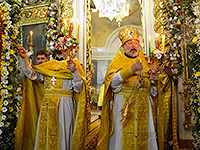 В ночь с 30 апреля на 1 мая 2016 года в Ахтырском кафедральном соборе Орла митрополит Орловский и Болховский Антоний совершил Пасхальные богослужения — полунощницу, крестный ход, Пасхальную заутреню и Божественную литургию свт. Иоанна Златоуста