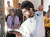 В Неделю всех святых митрополит Орловский и Болховский Антоний совершил литургию в Свято-Троицком храме Мценска. 26 июня 2016 г.