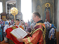 В 9-ю пятницу по Пасхе митрополит Орловский и Болховский Антоний совершил Пасхальным чином Божественную литургию в Свято-Никольском храме поселка Кромы. 1 июля 2016 г.