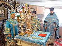 В праздник иконы Божией Матери «Всех скорбящих Радость» митрополит Орловский и Болховский Антоний совершил литургию во Всехскорбященском храме п. Знаменка Орловского района. 6 ноября 2016 г.