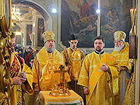 В праздник Собора новомучеников и исповедников Церкви Русской, Неделю о мытаре и фарисее, митрополит Орловский и Болховский Антоний совершил литургию в Ахтырском кафедральном соборе Орла. 5 февраля 2017 г.
