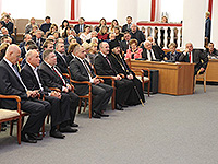 В День народного единства епископ Ливенский и Малоархангельский Нектарий посетил праздничное мероприятие в администрации Орловской области. 4 ноября 2017 г.