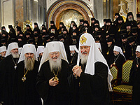 Митрополит Орловский и Болховский Антоний, епископ Ливенский и Малоархангельский Нектарий и  епископ Мценский Алексий, викарий Орловской епархии, участвуют в работе Освященного Архиерейского собора в Москве 29 ноября — 4 декабря 2017 г.