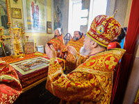 В день Радоницы митрополит Орловский и Болховский Антоний совершил литургию и пасхальное поминовение усопших в Воскресенском храме Орла. 17 апреля 2018 г.