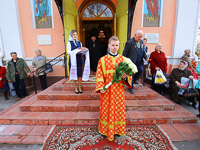В день Радоницы митрополит Орловский и Болховский Антоний совершил литургию и пасхальное поминовение усопших в Воскресенском храме Орла. 17 апреля 2018 г.