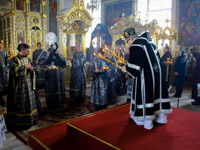 В Великую Среду митрополит Орловский и Болховский Антоний совершил Божественную литургию Преждеосвященных Даров в Ахтырском кафедральном соборе Орла. 4 апреля 2018 г.