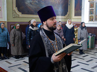 В Великую Среду митрополит Орловский и Болховский Антоний совершил Божественную литургию Преждеосвященных Даров в Ахтырском кафедральном соборе Орла. 4 апреля 2018 г.