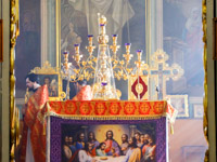 Митрополит Орловский и Болховский Антоний совершил в Великий Четверг в Ахтырском кафедральном соборе Орла Божественную литургию Святителя Василия Великого. 5 апреля 2018 г.