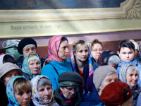 Митрополит Орловский и Болховский Антоний совершил в Великий Четверг в Ахтырском кафедральном соборе Орла Божественную литургию Святителя Василия Великого. 5 апреля 2018 г.