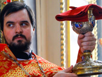 Митрополит Орловский и Болховский Антоний совершил в Великий Четверг в Ахтырском кафедральном соборе Орла Божественную литургию Святителя Василия Великого. 5 апреля 2018 г.